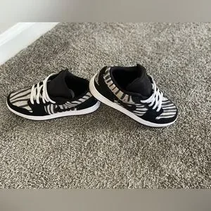 Jordan Shoes Zebra Air Jordan Low Youth 65 Womens Poshmark